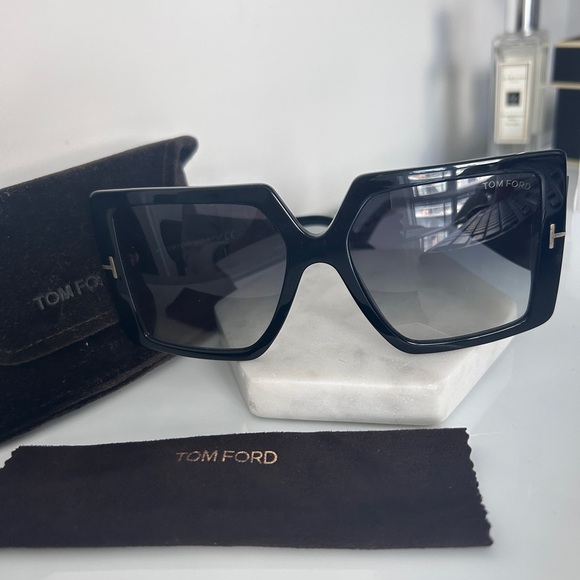 Tom Ford Accessories - Tom Ford sunglasses never worn
